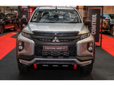 Defensa o Bomper de Lujo con DRL para Mitsubishi L200 2021-2024