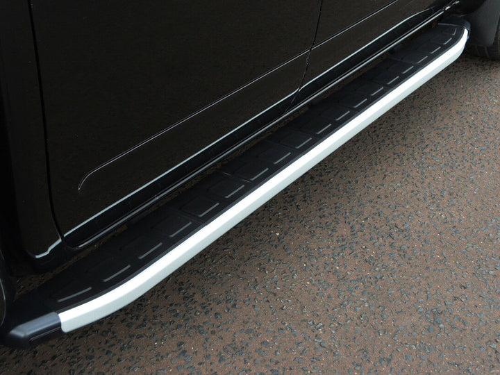 Estribos Originales para Carros Renault Duster y Oroch 2013-2021