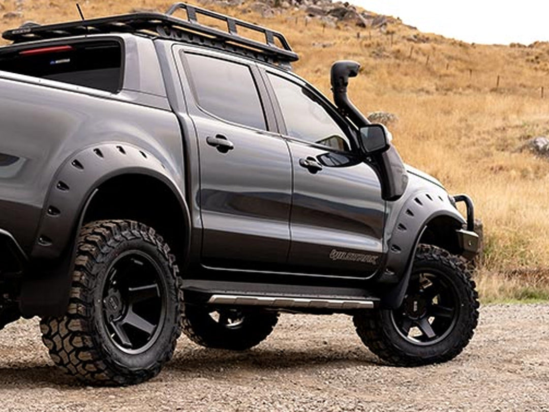 Ampliaciones con Taches en Abs para Toyota Hilux 2006-2016