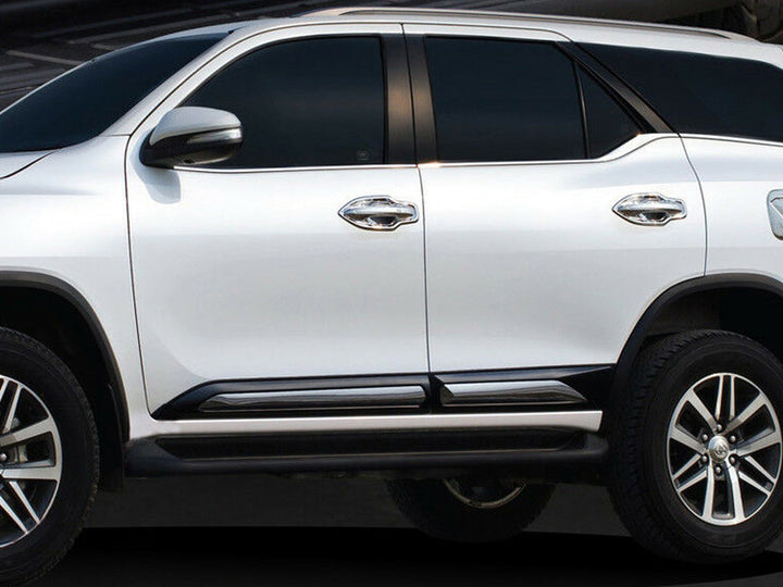 Boceles Laterales de Puertas Negro y Cromado para Toyota Hilux 2017-2026