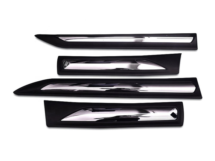 Boceles Laterales de Puertas Negro y Cromado para Toyota Hilux 2017-2026