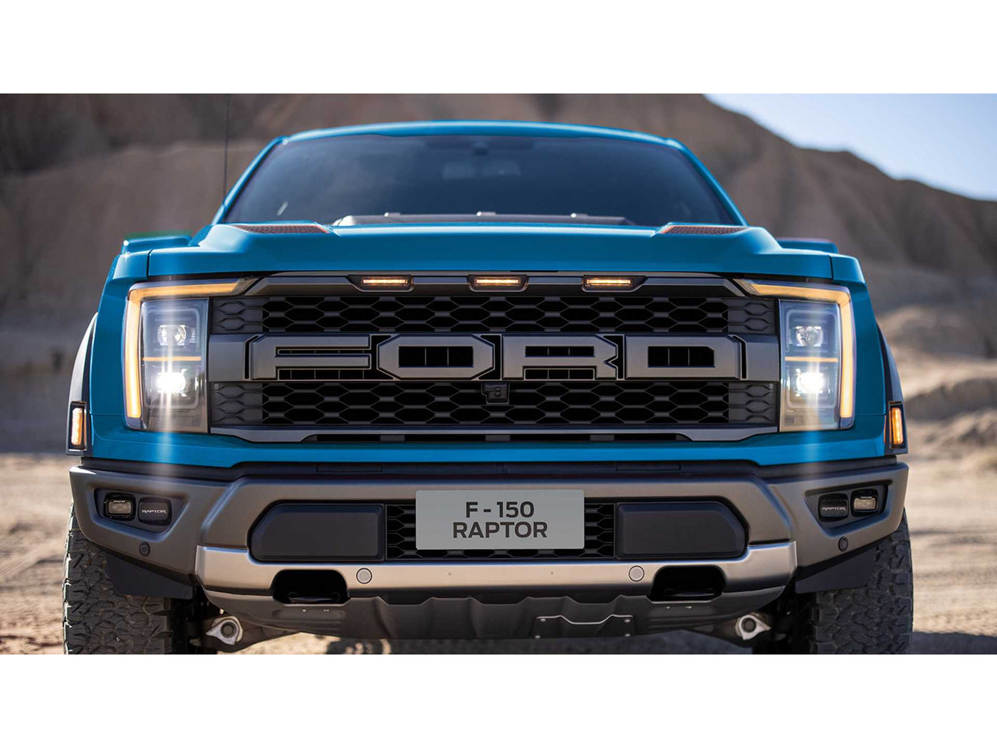 Persiana de Lujo Tipo Raptor para Ford F-150 2021-2023