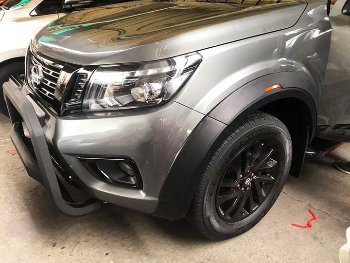Ampliaciones Lisas con Tragaluz en Abs para Nissan Frontier Np300 2016-2021